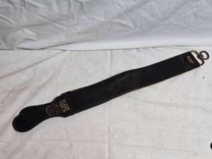 lot 295 image: Vintage Yambrecht Cutlery Co Leather and Canvas Sharpening Strop