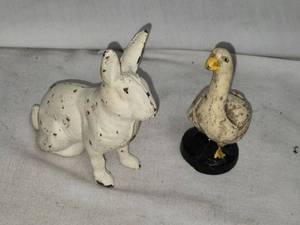 lot 299 image: Vintage Cast Iron Rabbit and Duck Figurines