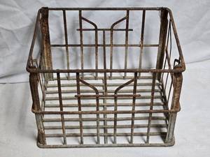 lot 300 image: Vintage Wire Storage Crate with Rustic Finish - 13x10x10