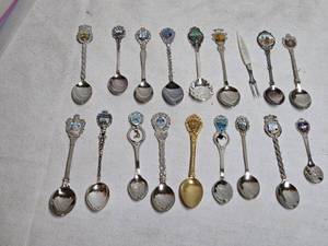 lot 303 image: Collection of Vintage Decorative Souvenir Spoons