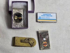 lot 333 image: Vintage Money Clips