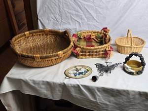 lot 351 image: Collection of Handwoven Baskets and Decorative Items