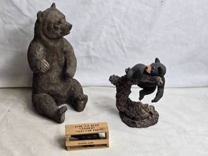 lot 370 image: Assorted Bear Figurines and Wood Display Piece