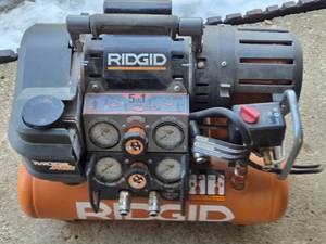 lot 1D image: RIDGID 5-in-1 Portable Air Compressor with Tank & Regulator