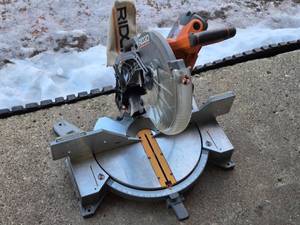 lot 1E image: RIDGID R4122 12-Inch Compound Miter Saw