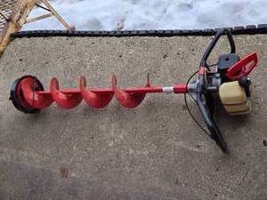 lot 4B image: Eskimo Quantum 8 Gas Ice Auger