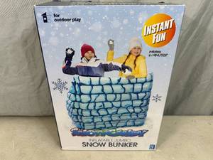 lot 15 image: New Inflatable Jumbo Snow Bunker