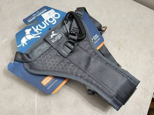 lot 18 image: New Kurgo Dog Smart Harness XL