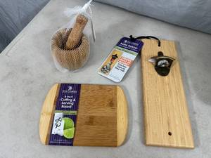 lot 29 image: New Bamboo Bottle Opener, Mortar and Pestle, Cutting board