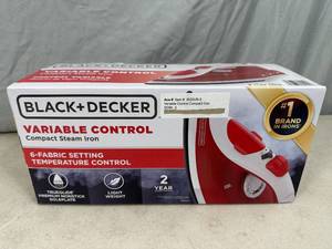 lot 39 image: New Black & Decker Variable Control Compact Steam Iron