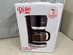 lot 47 image: New Dash  Rise 10 Cup Coffee Maker