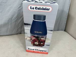 lot 49 image: New Le Cuisinier Electric Food Chopper