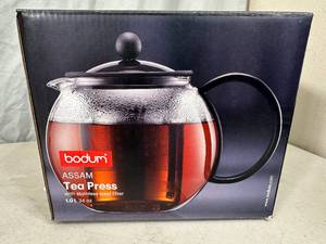 lot 95 image: New Bodum Assam 34 oz Tea Press