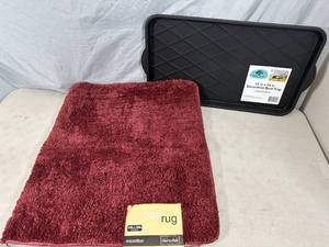 lot 102 image: New Large Bath Rug and Plastic Boot Tray