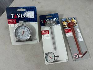 lot 131 image: 3 New Taylor Cooking Thermometers