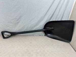 lot 141 image: Brand New Bully Tools Poly Scoop Shovel