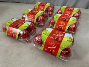 lot 152 image: 36 New Lindt Lindor Chocolate Truffle Eggs