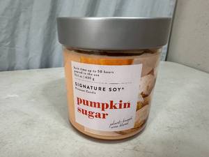 lot 184 image: New Signature Soy Plant Based Wax Blend 2 Wick Candle - Pumpkin Sugar