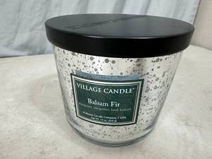lot 206 image: New Village Candle 2 Wick Balsam Forest Candle