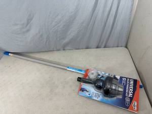 lot 228 image: New Unger 11ft  Telescoping Light Bulb Changing Tool