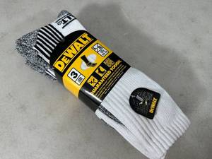lot 247 image: 3 New Pairs Dewalt Heavyweight Cotton Work Socks