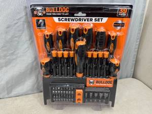 lot 248 image: New Bulldog 39 Pc Screwdriver Set