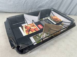 lot 251 image: New Large Roaster Pan with Rack