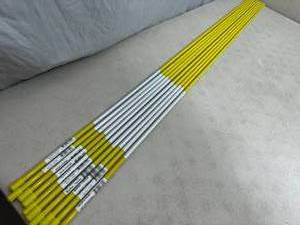 lot 302 image: 10 New 48 Inch Reflective Driveway Markers