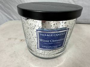 lot 306 image: New Village Candle 2 Wick Winter Clementine Candle