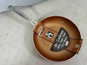 lot 348 image: New 9.5 inch Ceramic Copper Coated Frying Pan