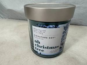 lot 350 image: New Signature Soy Plant Based Wax Blend 2 Wick Candle - Oh Christmas Tree