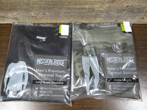 Set of Mission Ridge Mens Premium Thermal Black Top & Camo Bottom-Large