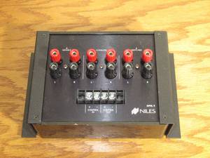 lot 67 image: Niles -SPK-1 - Speaker Switcher