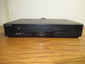 lot 43 image: Samsung - DVD-980CO - VCRDVD Combo