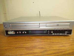 lot 38 image: Trutech - DRT-S810 - DVD Recorder & VCR Combo