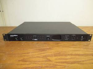 lot 17 image: PanaMax - M4315-PRO - BlueBOLT-Controllable Power Conditioner  8 Outlets