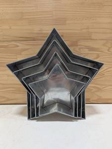 4 Metal Star BinsTrays - Fit inside each other