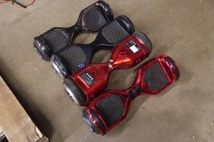 lot 334 image: Hoverboards for Parts or Repair