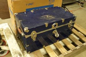lot 335 image: Vintage Chest