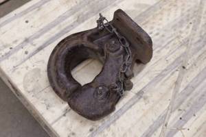 lot 338 image: Pintle Hook Hitch