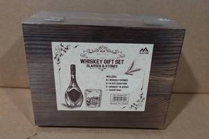 lot 346 image: Glacier Whiskey Gift Set - Glasses and Stones
