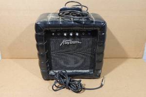 lot 350 image: Kustom Electric Guitar Amplifier