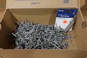 lot 366 image: Assorted Peg Hooks