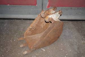lot 27 image: Excavator Bucket - 12 Wide