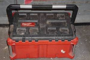 lot 28 image: Milwaukee Packout Box
