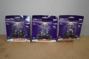 lot 43 image: 3 Sets Sylvania Xtravision 9005 Halogen Lamps