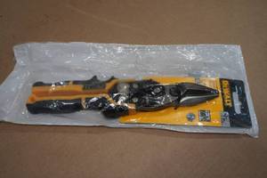 lot 44 image: DeWalt Center Aviation Snips