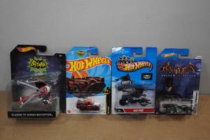 lot 122 image: 4 Hot Wheels - Bat-Man