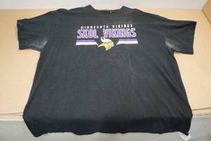 lot 129 image: Minnesota Vikings T-Shirt -XL