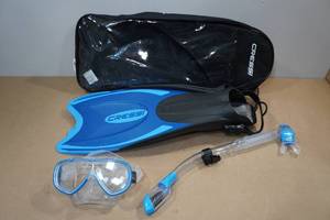 lot 166 image: Cressi Adult Palau Fin Snorkel Set -Fin Size ML